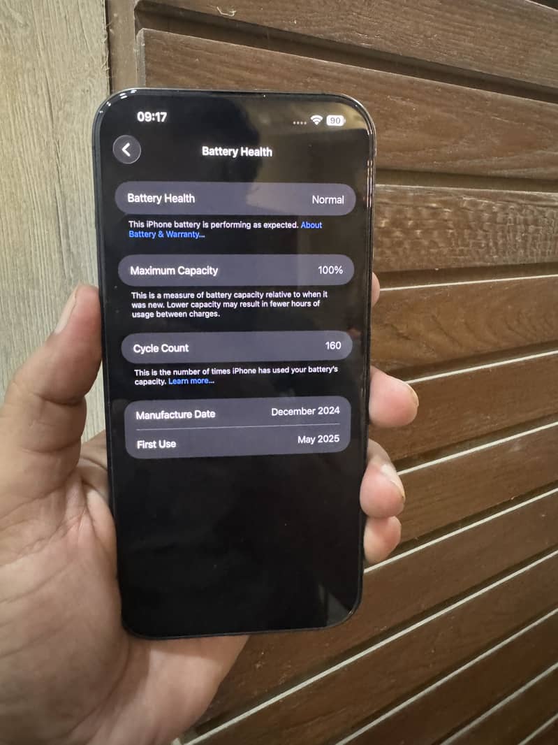 Apple iPhone 16 Pro Max 4