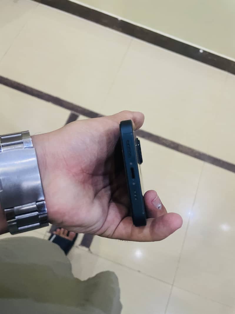 Apple iPhone 14 9