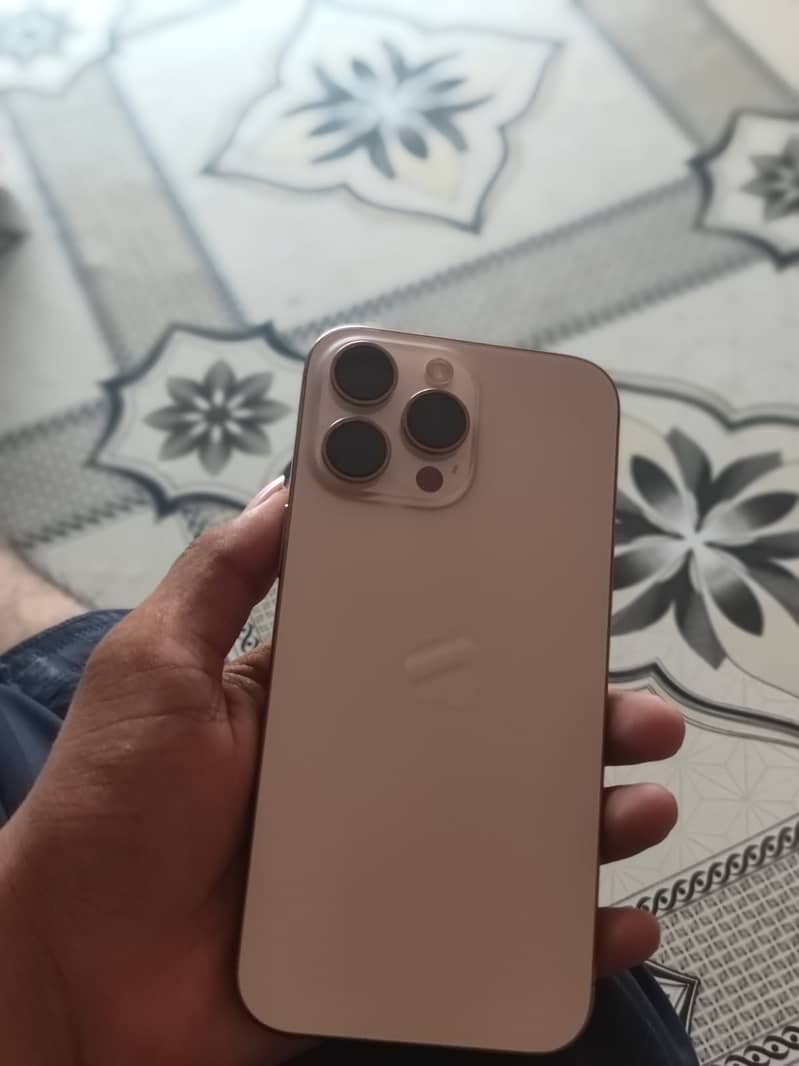 Iphone 16 pro max 1