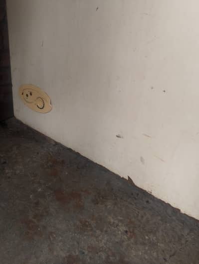 waves company ka freezer hai single door