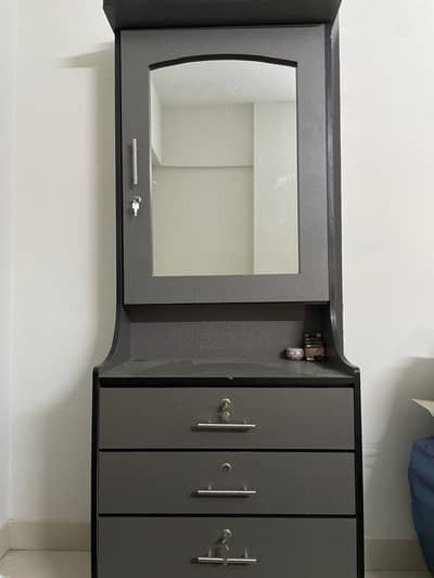 Dressing table