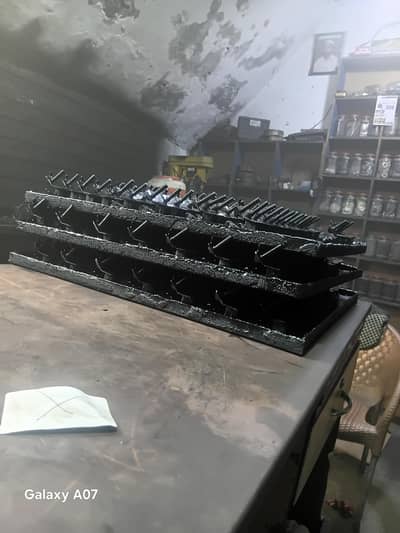 rubber molding k liay larhka chahiay