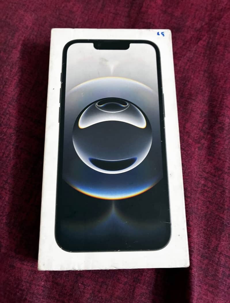 Apple iPhone 16e 9