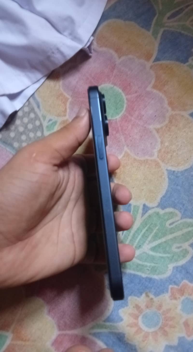 Apple iPhone 15 Pro Max 1