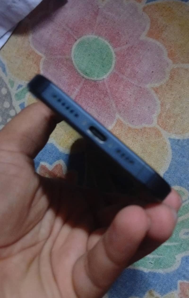 Apple iPhone 15 Pro Max 2