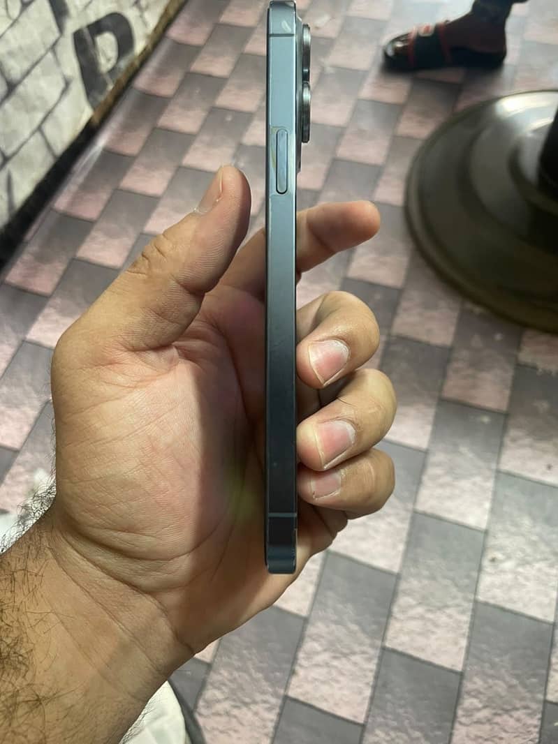 Apple iPhone 13 Pro Max 2