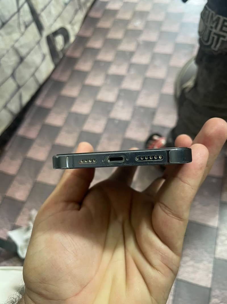 Apple iPhone 13 Pro Max 3