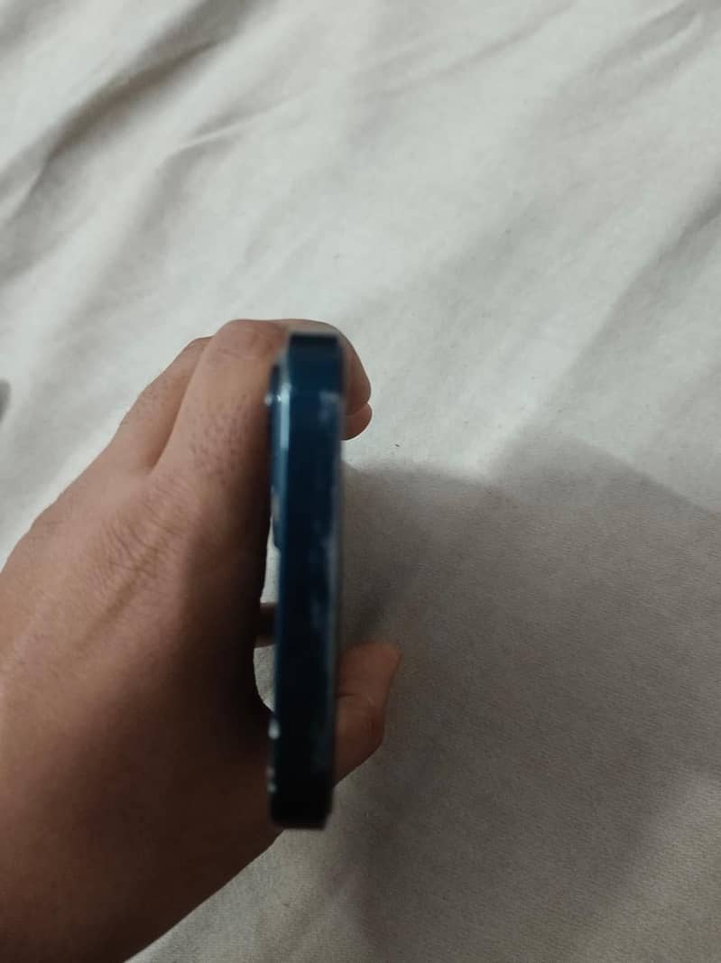 Apple iPhone 13 3