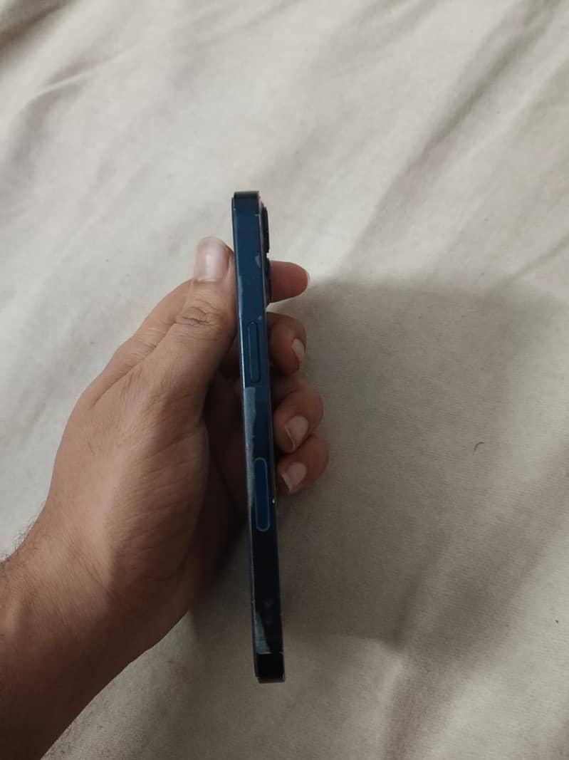 Apple iPhone 13 6