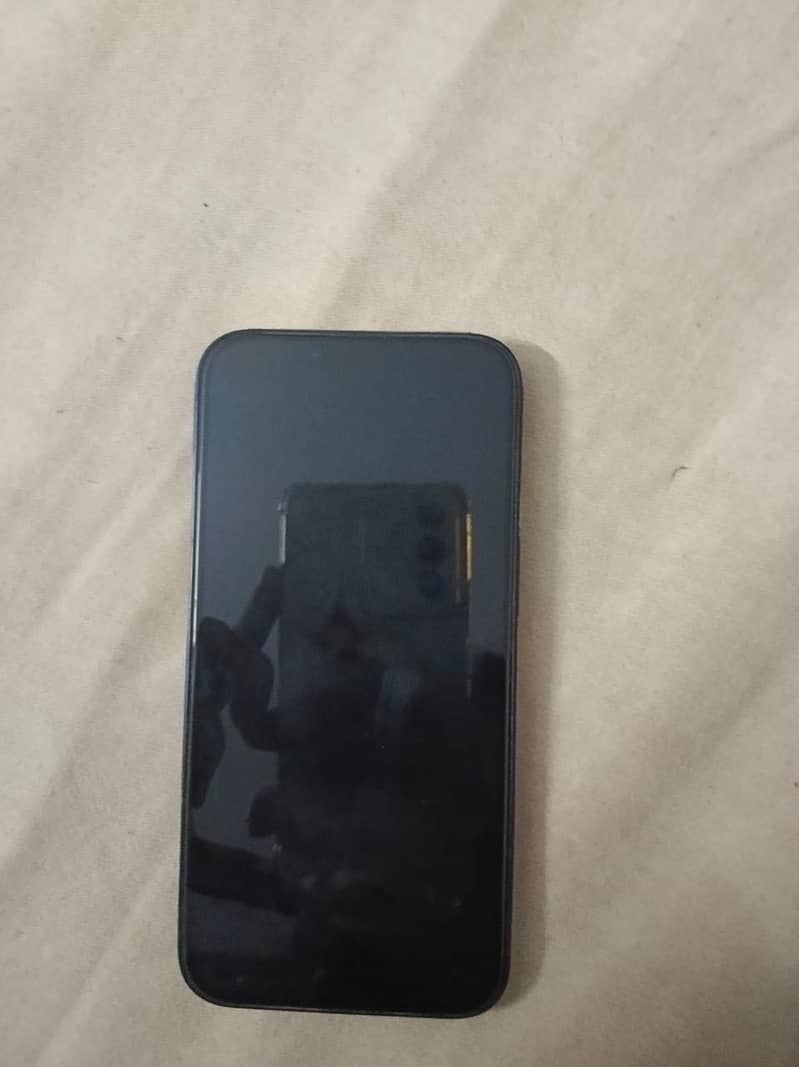Apple iPhone 13 7