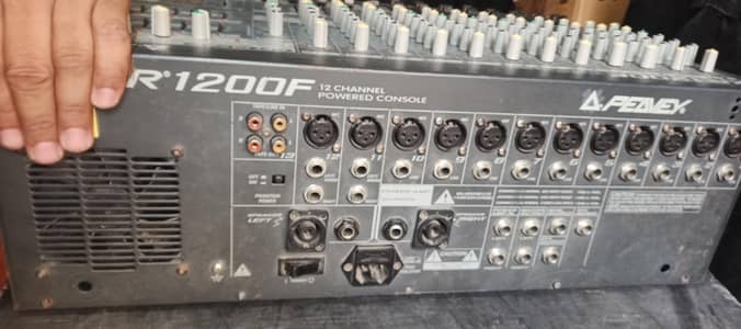 Peavey xr1200f mixser for sale all ok no rapear  for sale krna hy