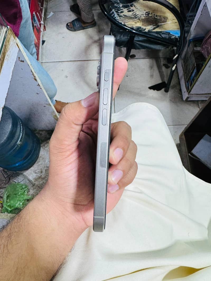 Apple iPhone 15 Pro 1