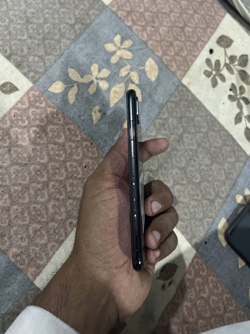 Apple iPhone X 6