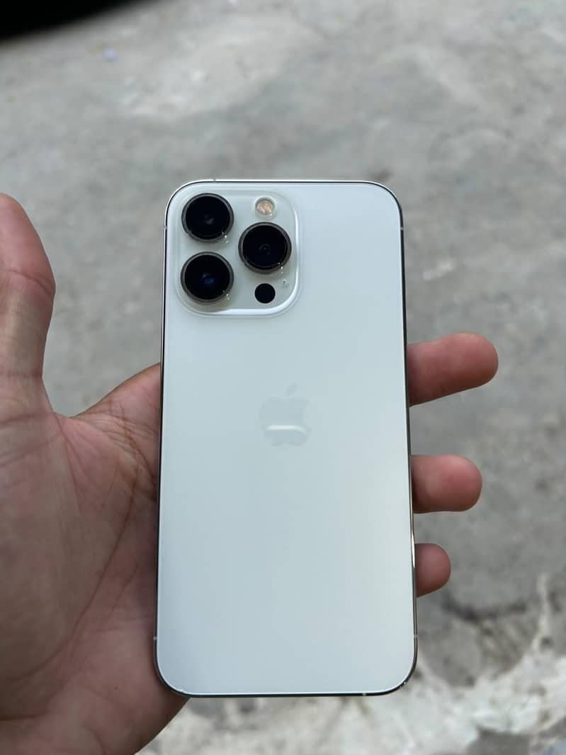 Apple iPhone 13 Pro 0