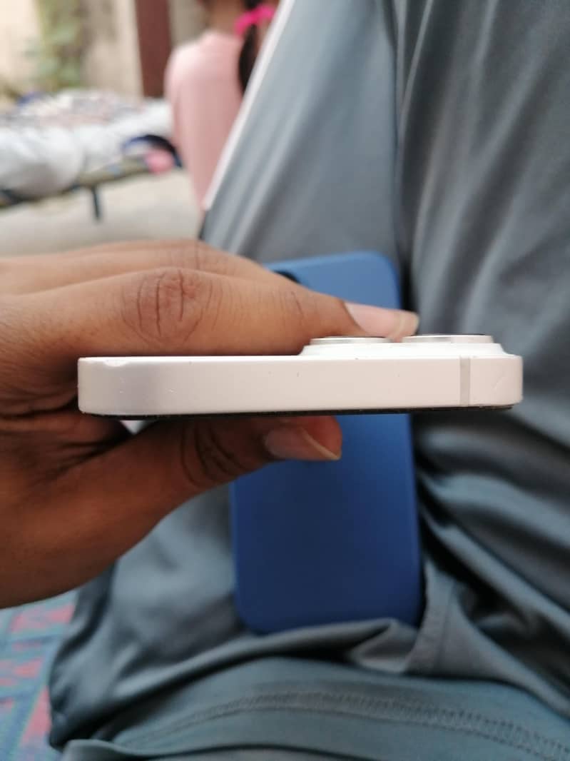 Apple iPhone 14 4