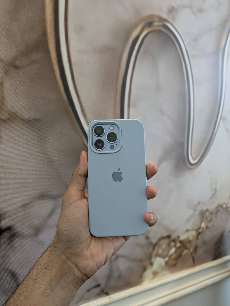 Apple iPhone 13 Pro 0