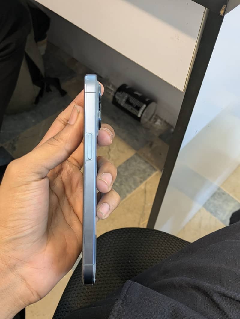 Apple iPhone 13 Pro 4