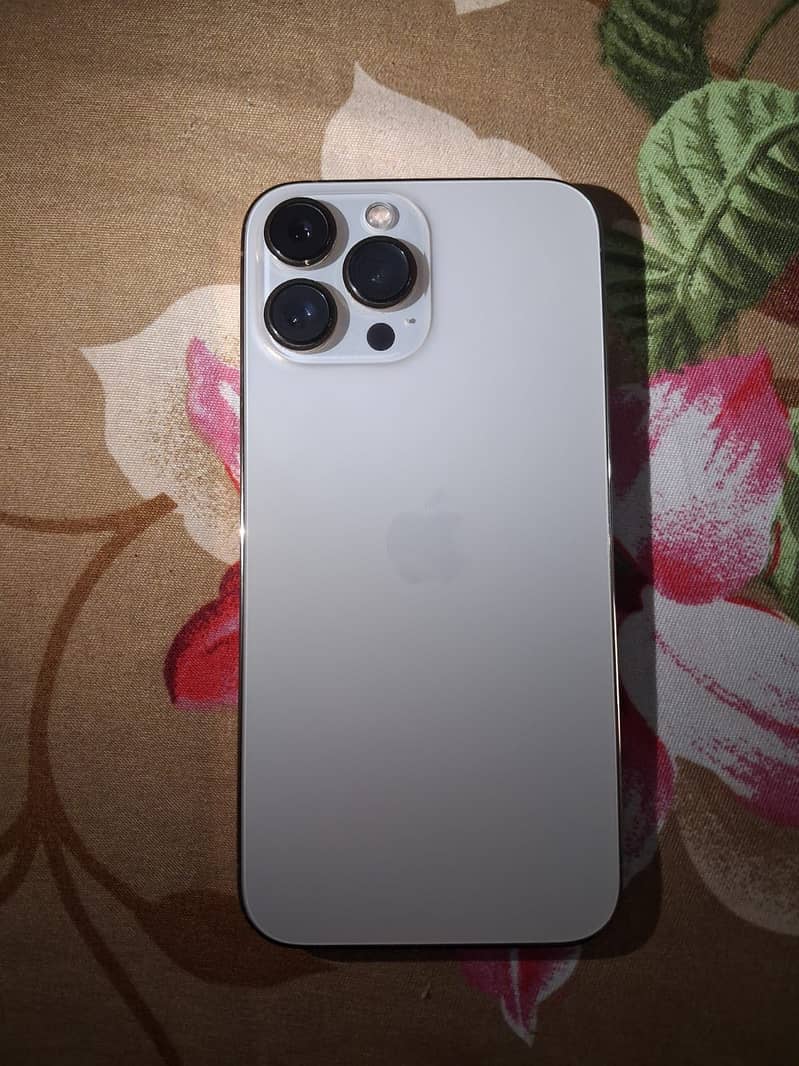 Apple iPhone 13 Pro Max 3