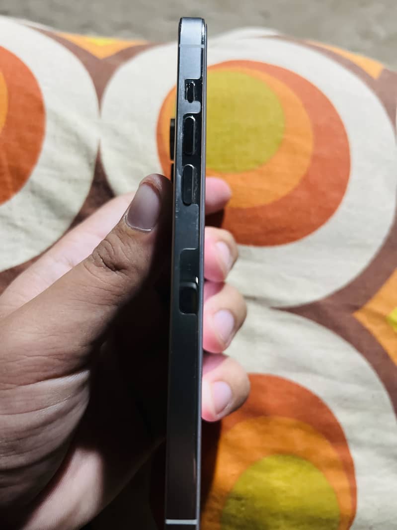 Apple iPhone 14 Pro Max 15
