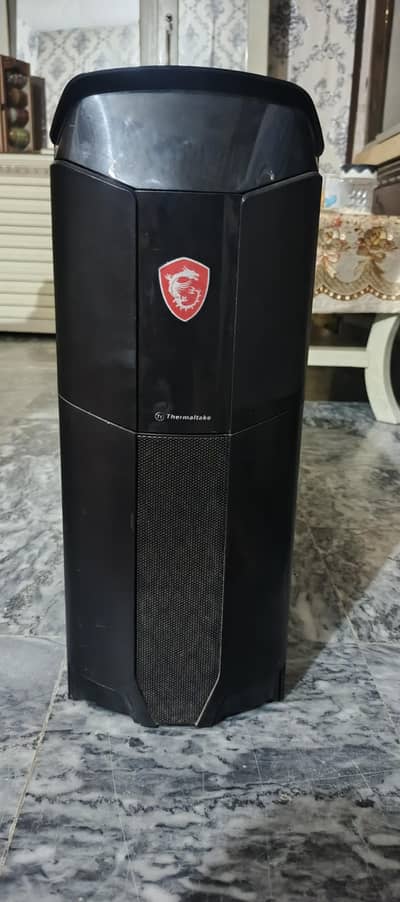 gaming cause with supply unit and processor