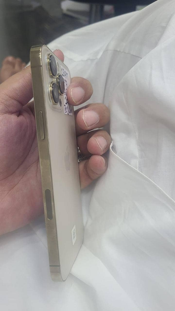 Apple iPhone 13 Pro Max 1