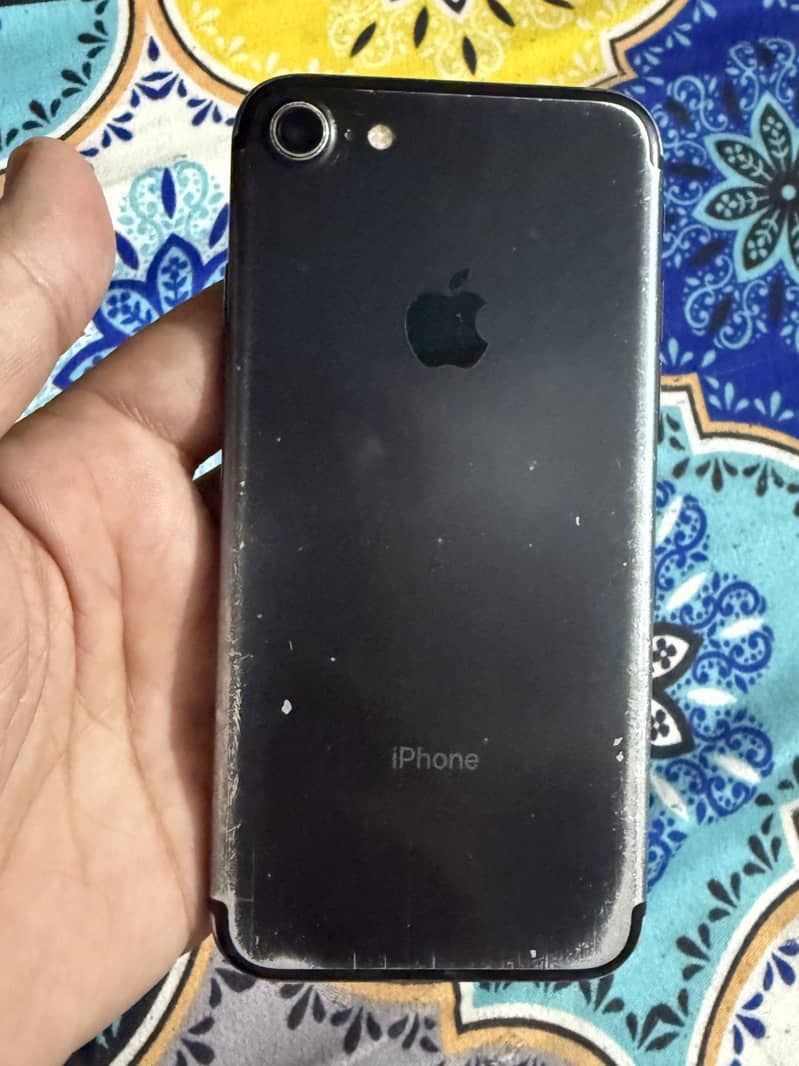 Apple iPhone 7 3