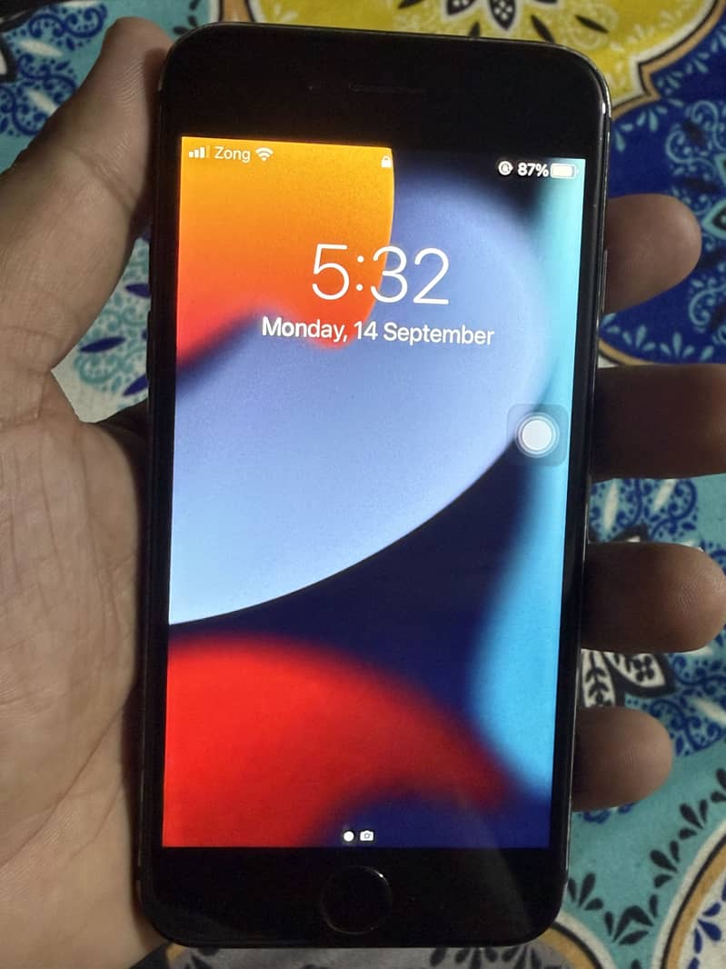 Apple iPhone 7 4