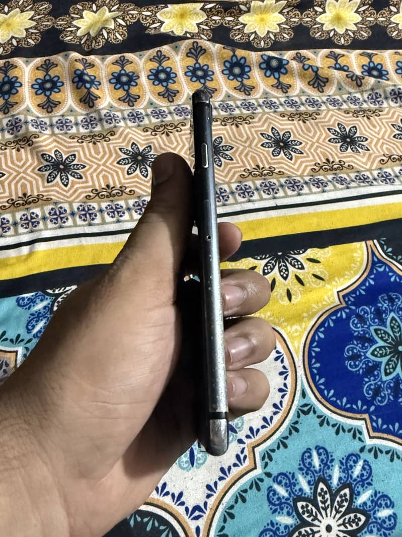 Apple iPhone 7 5