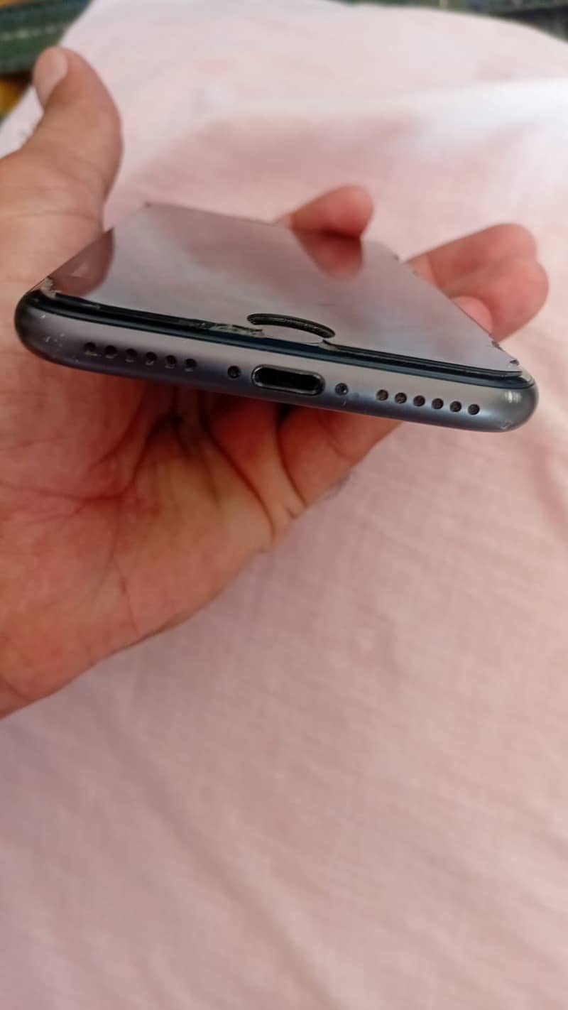 Apple iPhone 8 0