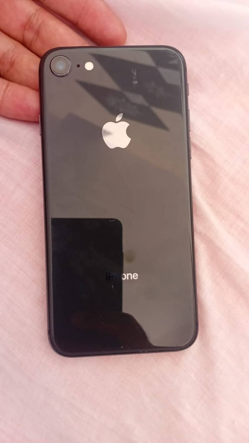 Apple iPhone 8 1