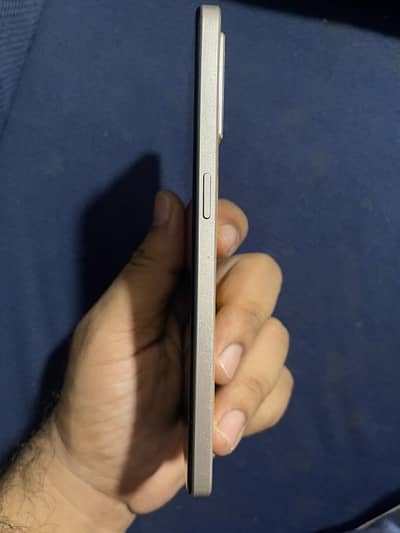 OPPO F21 Pro