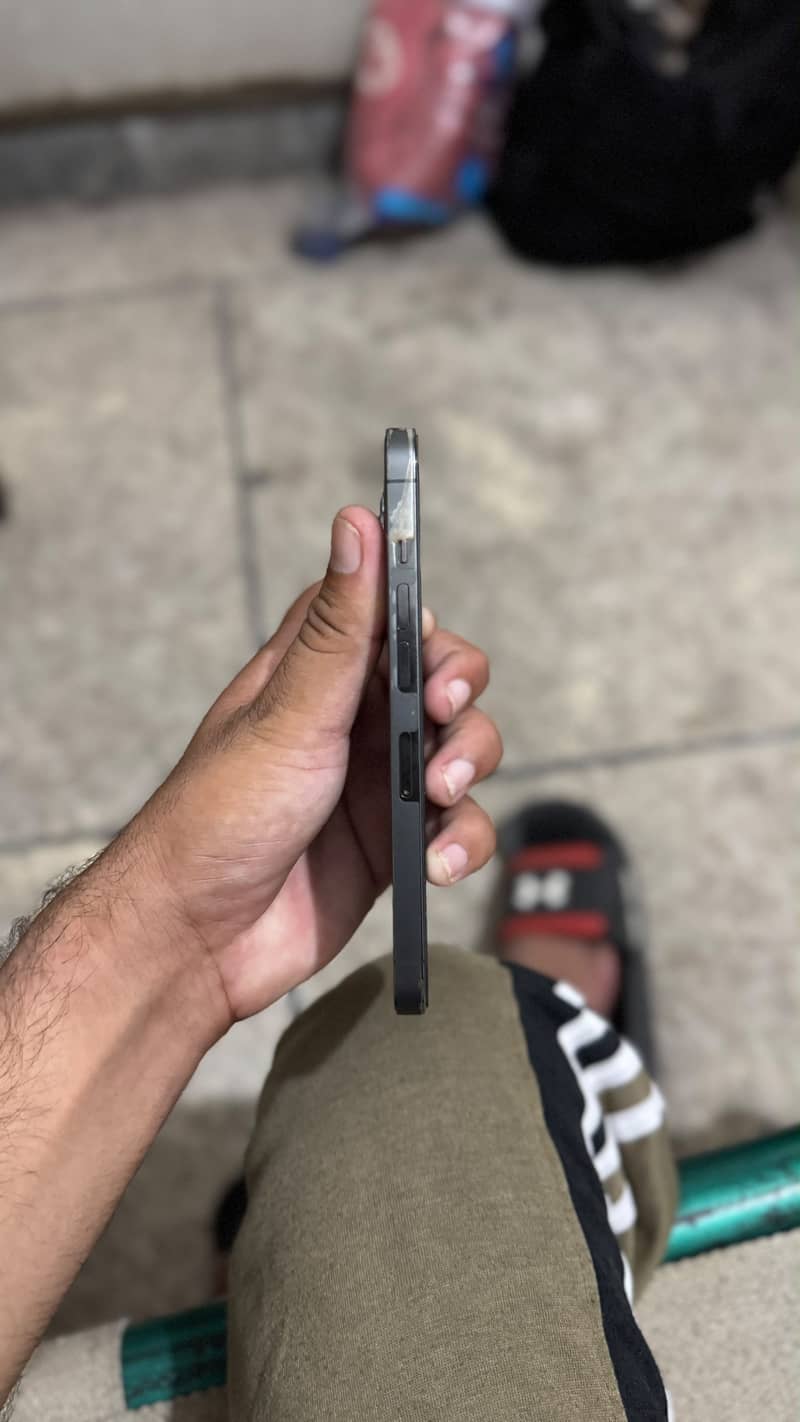 Apple iPhone 13 Pro 1