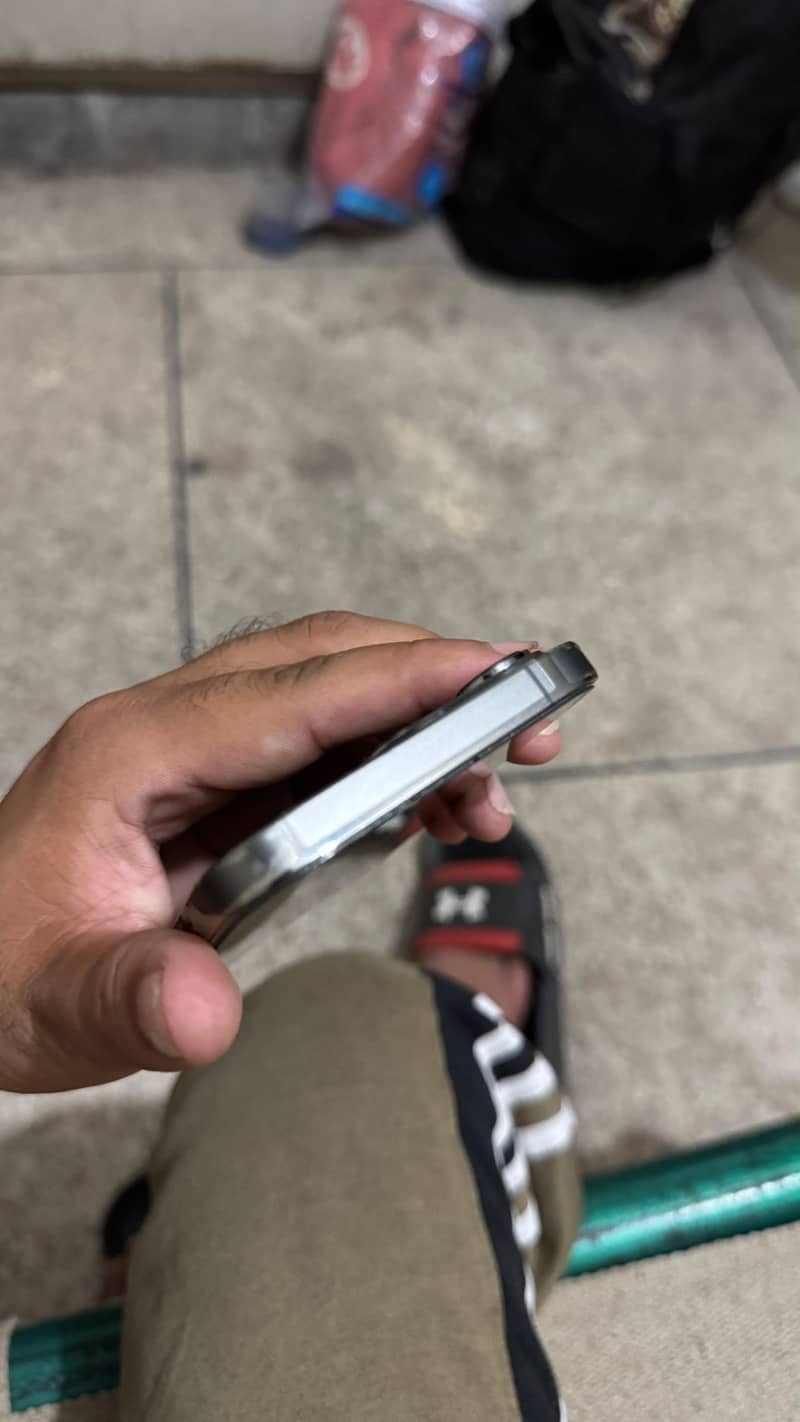Apple iPhone 13 Pro 2
