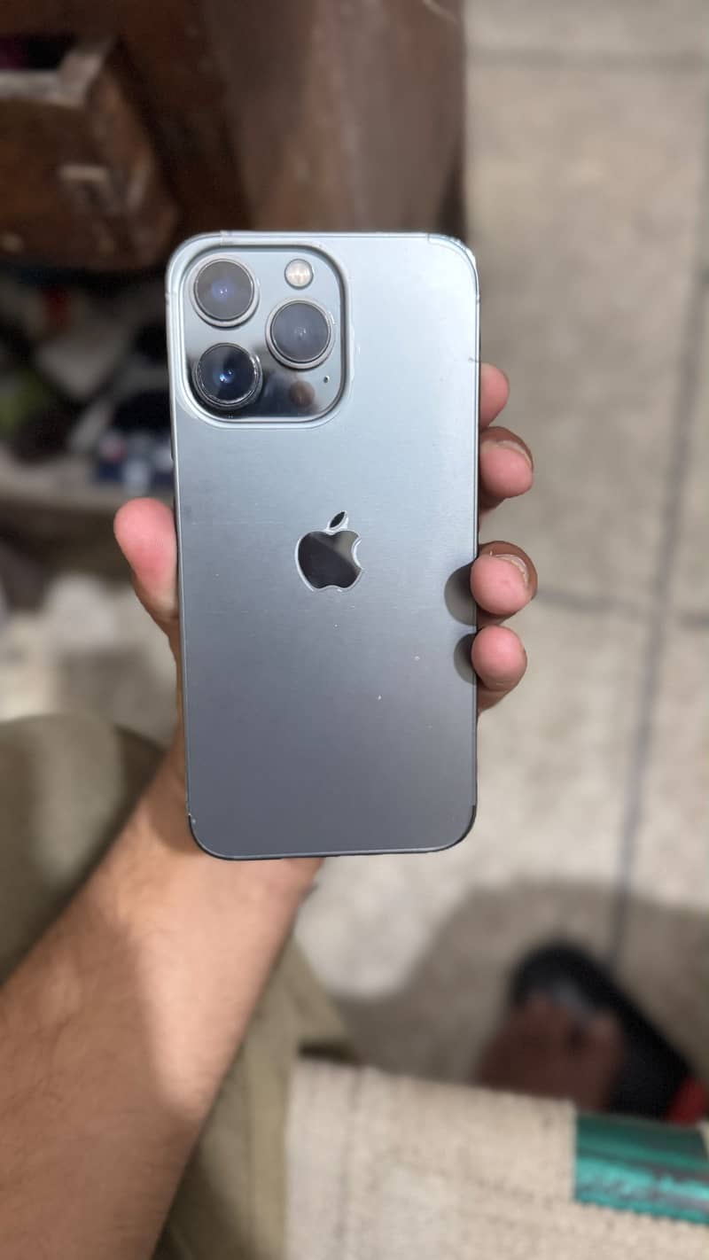 Apple iPhone 13 Pro 4