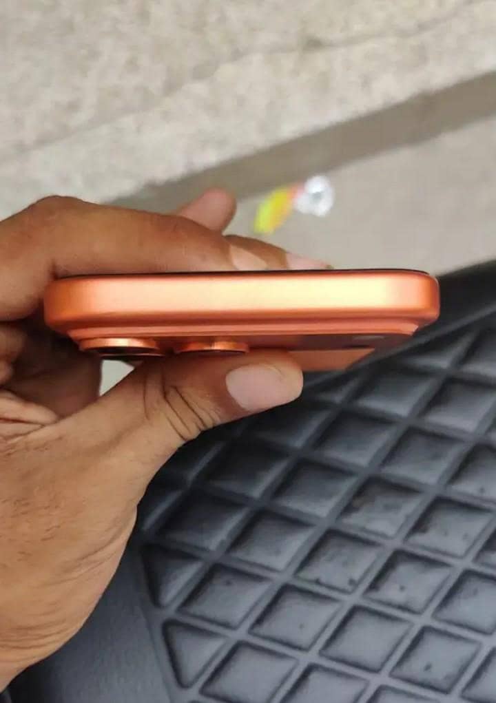 Apple iPhone 17 Pro Max 4