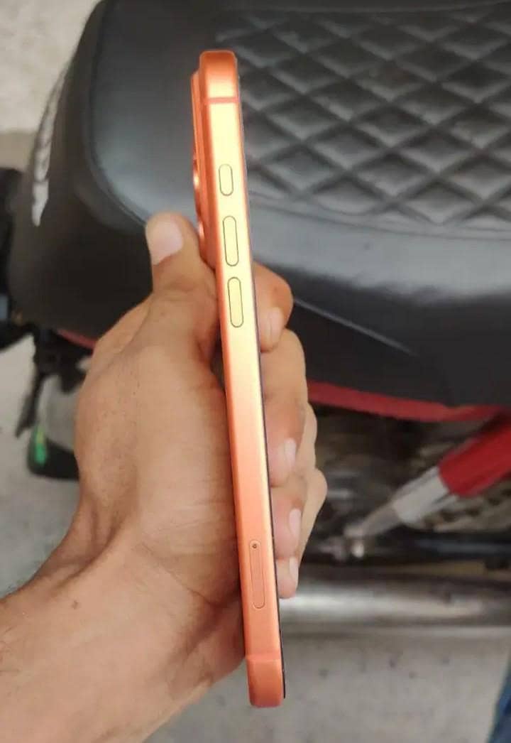 Apple iPhone 17 Pro Max 5