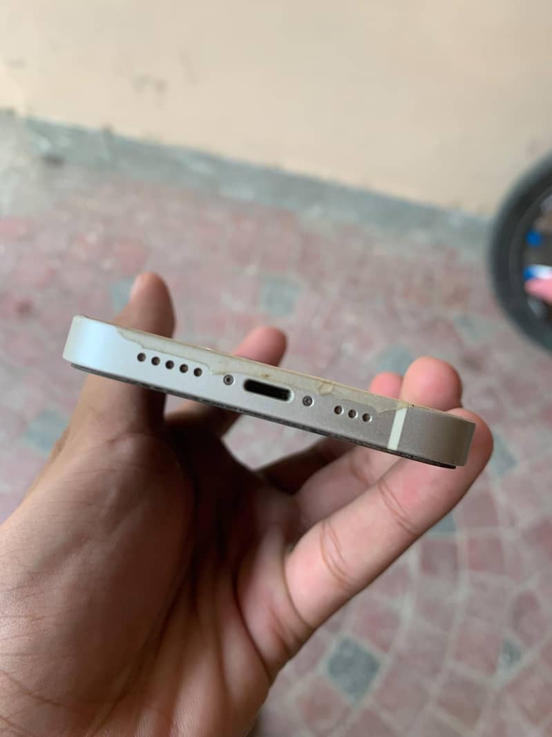 Apple iPhone 14 3