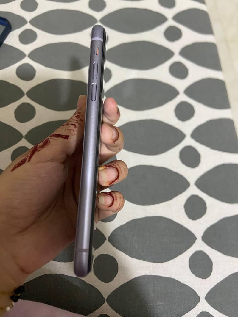 Apple iPhone 11 0