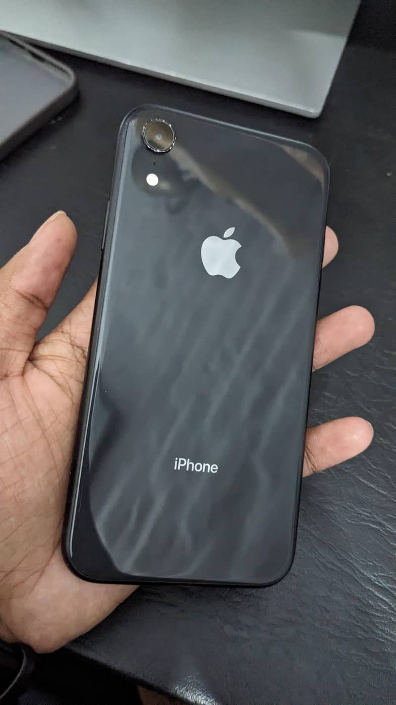 Apple iPhone XR 1