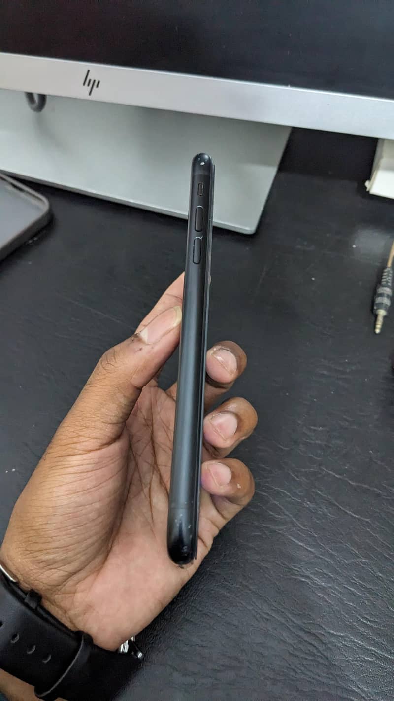 Apple iPhone XR 3