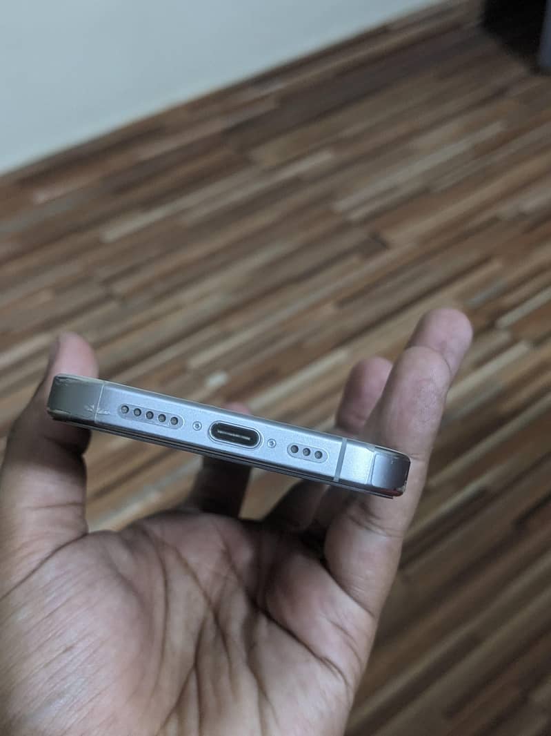 Apple iPhone 15 Pro 5
