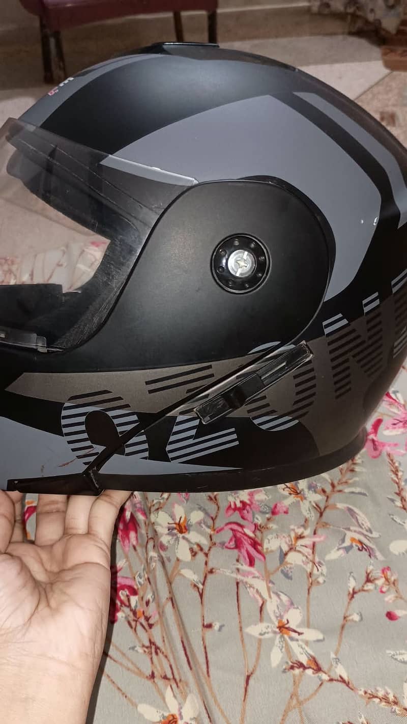 Vector  Flipflop Helmet 0