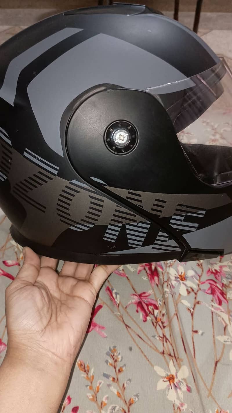 Vector  Flipflop Helmet 2