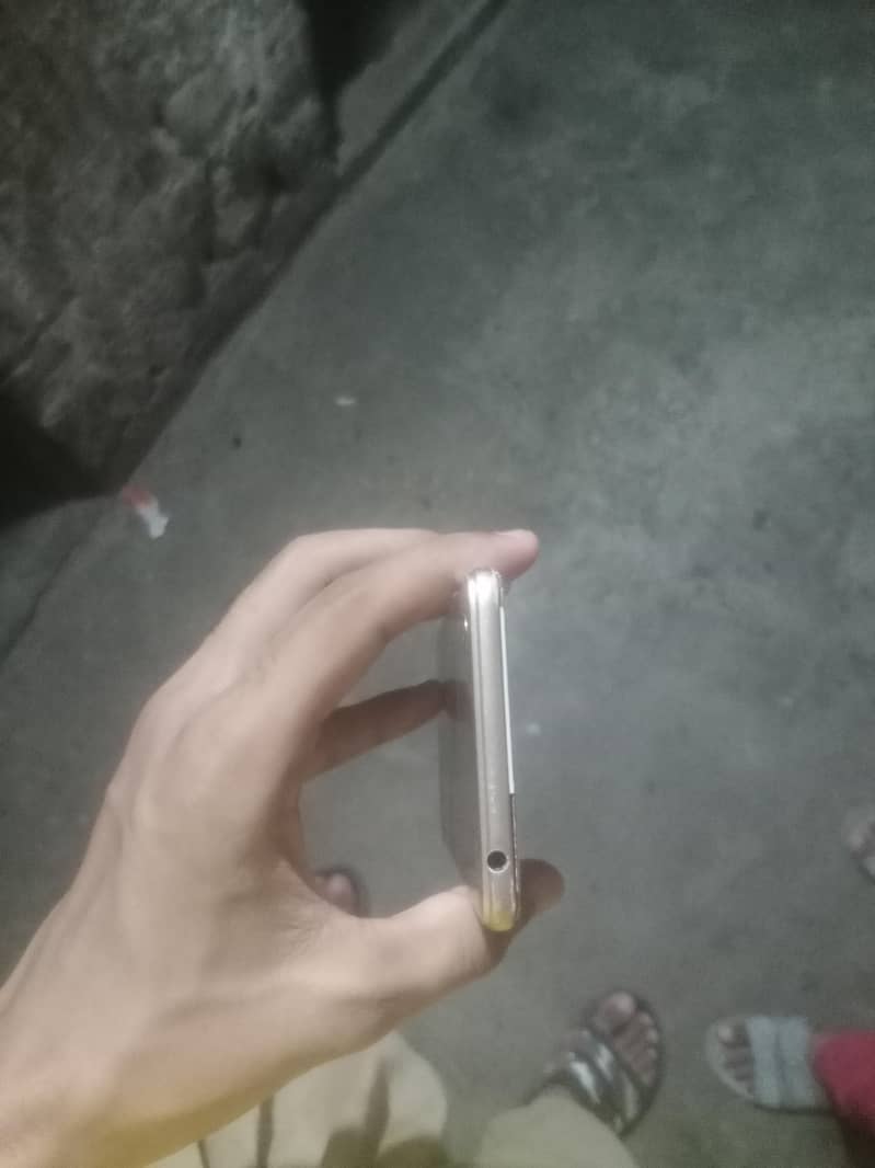 OPPO A37 2
