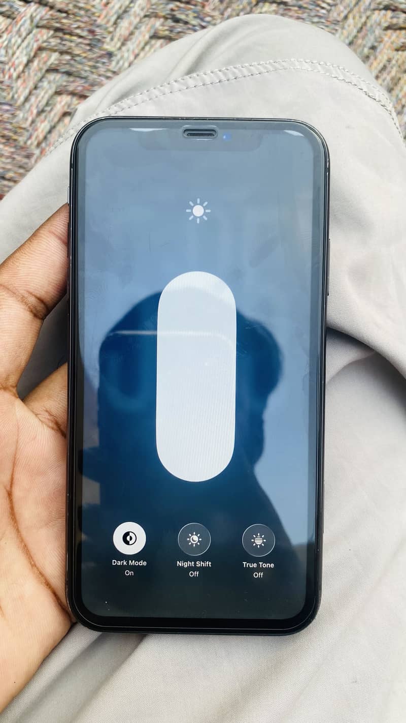 Apple iPhone 11 4