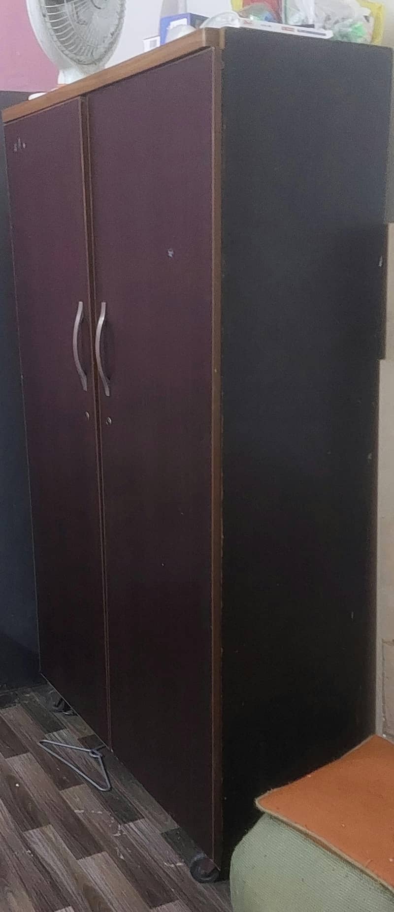 wardrobe 0