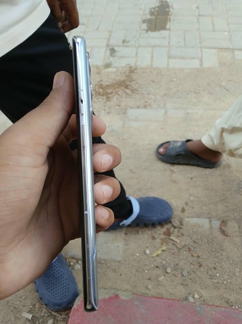 One Plus 9 Pro 5G 2