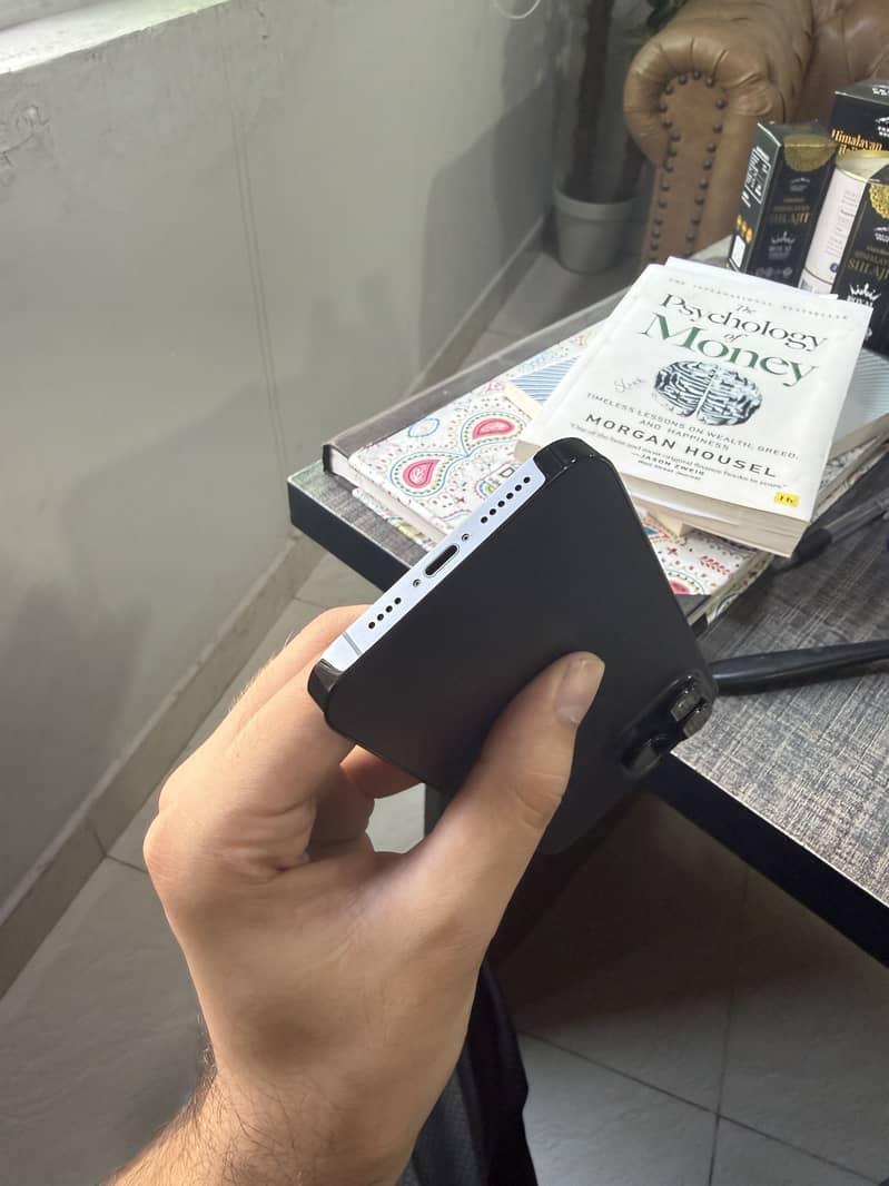 Apple iPhone 14 Pro Max 2