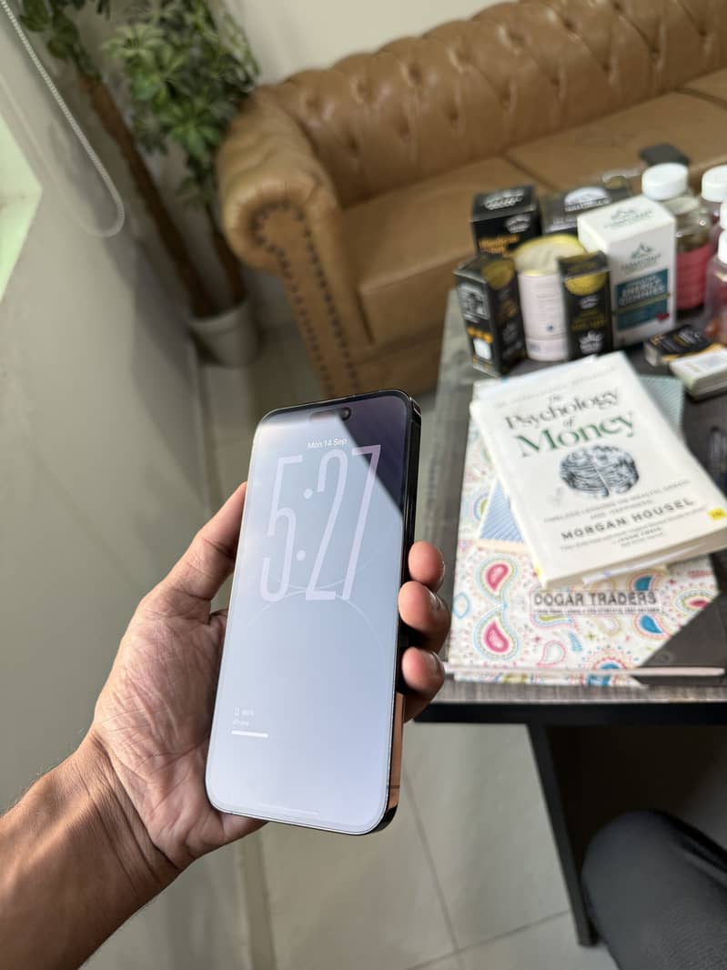 Apple iPhone 14 Pro Max 4