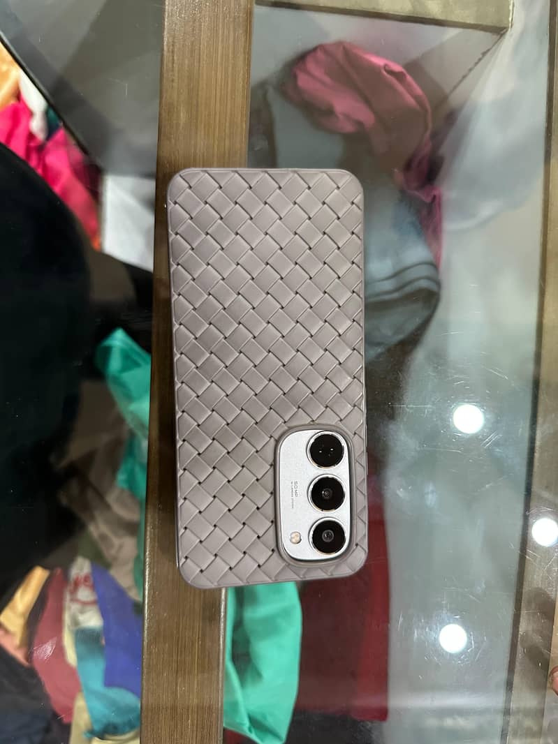 Tecno CAMON 40 1